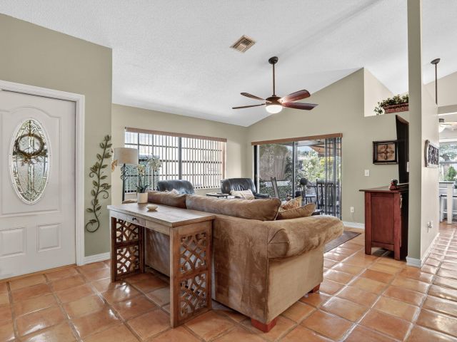 Продажа дома по адресу 8541 Old Towne Way - фото 6534391