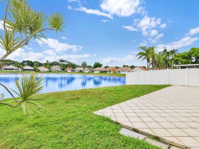 Продажа дома по адресу 10241 Fanfare Drive Drive - фото 6781970