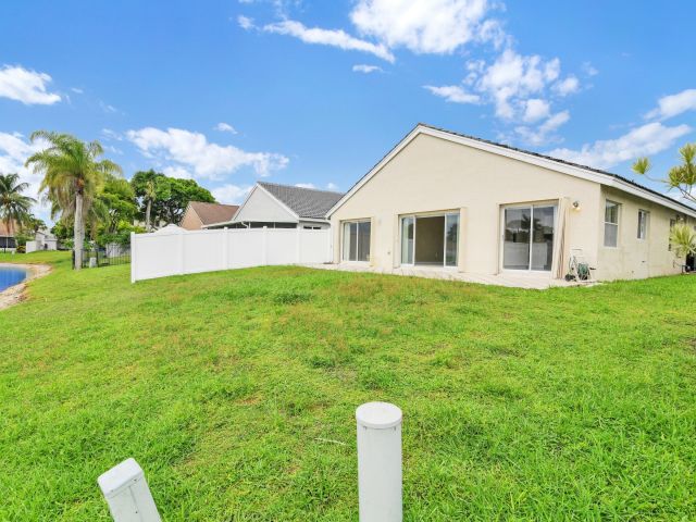 Продажа дома по адресу 10241 Fanfare Drive Drive - фото 6781971