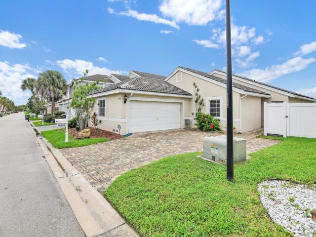 Продажа дома по адресу 10241 Fanfare Drive Drive - фото 6781985