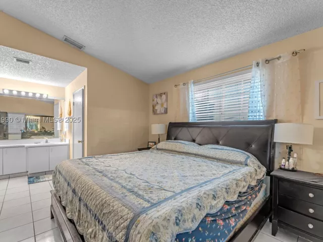 Продажа дома по адресу 8101 SW 159th Ct - фото 9374503