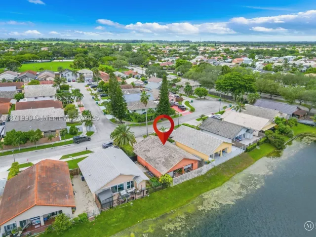 Продажа дома по адресу 8101 SW 159th Ct - фото 9374521
