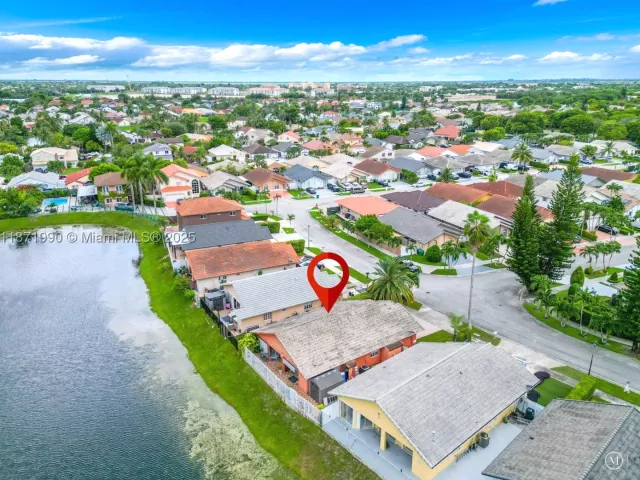 Продажа дома по адресу 8101 SW 159th Ct - фото 9374522