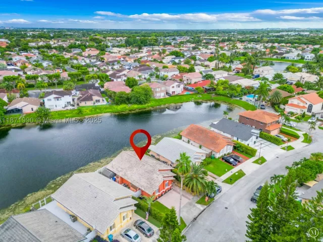 Продажа дома по адресу 8101 SW 159th Ct - фото 9374523