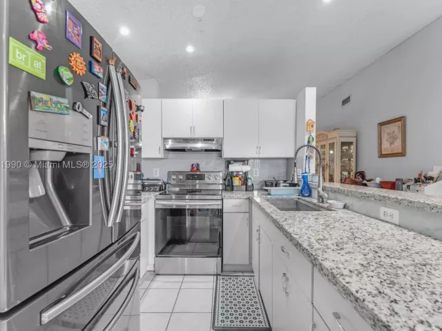 Продажа дома по адресу 8101 SW 159th Ct - фото 9374498