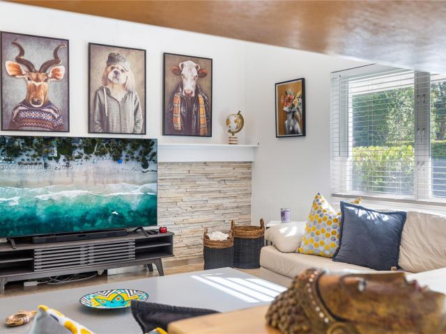 Продажа дома по адресу 11403 NE 8th Ave - фото 6538553