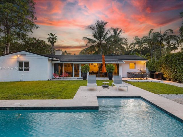 Продажа дома по адресу 11403 NE 8th Ave - фото 6538562