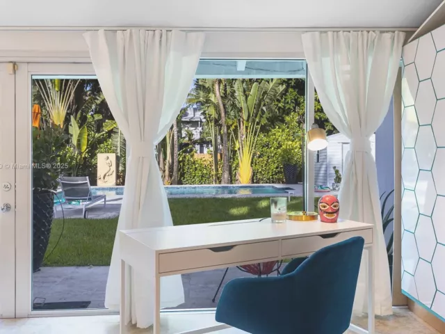 Продажа дома по адресу 11403 NE 8th Ave - фото 6538556