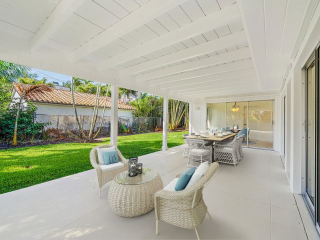 Дом в аренду по адресу 210 Russlyn Drive - фото 6539634