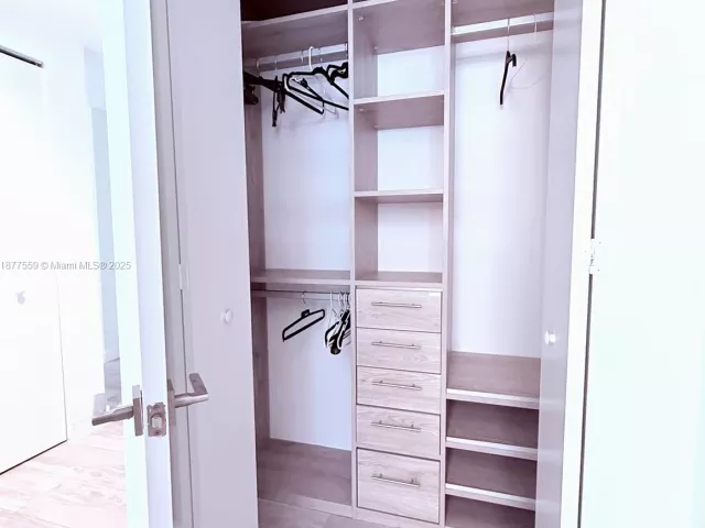 Квартира в аренду номер4003 - фото 6541302