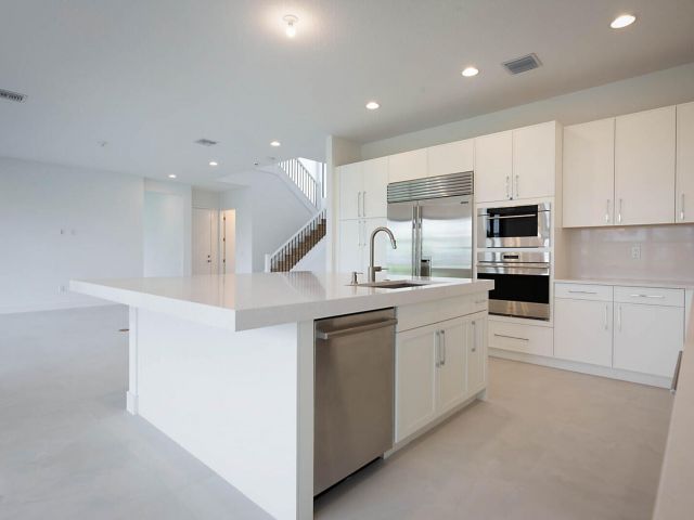 Дом в аренду по адресу 17062 Watersprite Lakes Road - фото 6542566