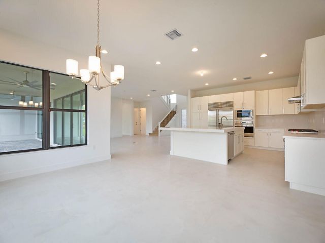 Дом в аренду по адресу 17062 Watersprite Lakes Road - фото 6542570