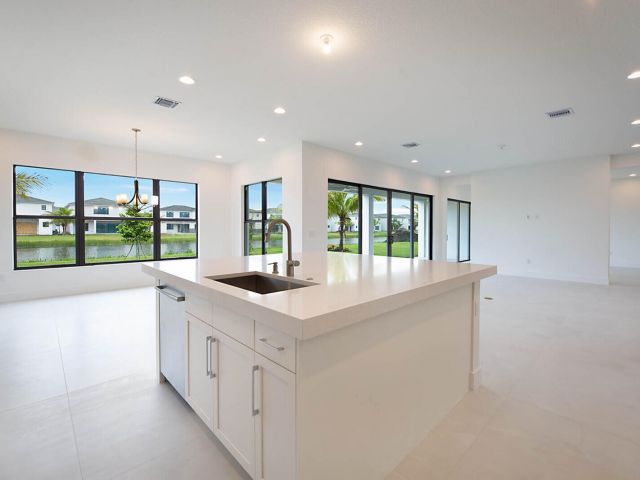 Дом в аренду по адресу 17062 Watersprite Lakes Road - фото 6542572