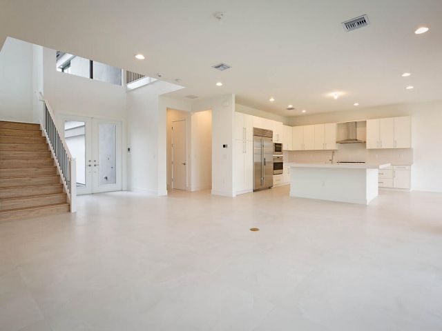 Дом в аренду по адресу 17062 Watersprite Lakes Road - фото 6542576