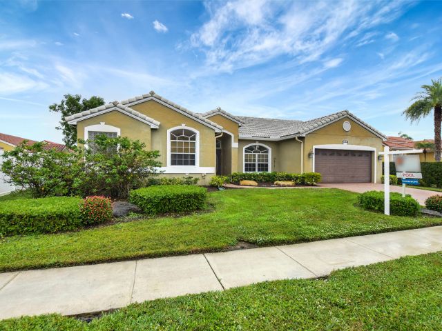 Продажа дома по адресу 18570 Serena Pointe Lane - фото 6543413