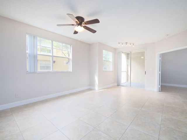 Дом в аренду по адресу 20889 Saint Andrews Boulevard - фото 6546169