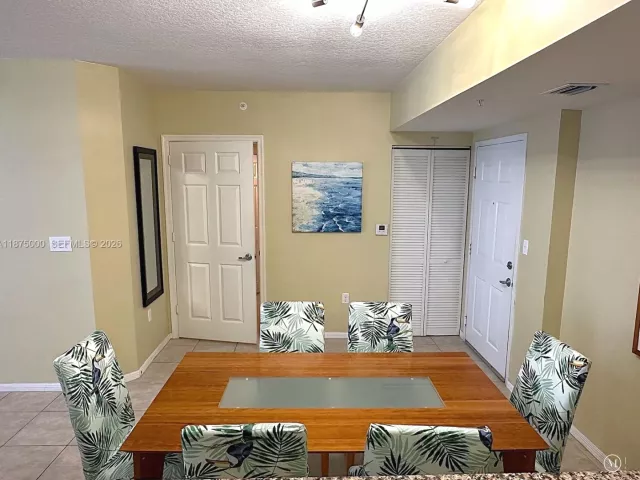 Продажа квартиры #1010 - фото 6542865