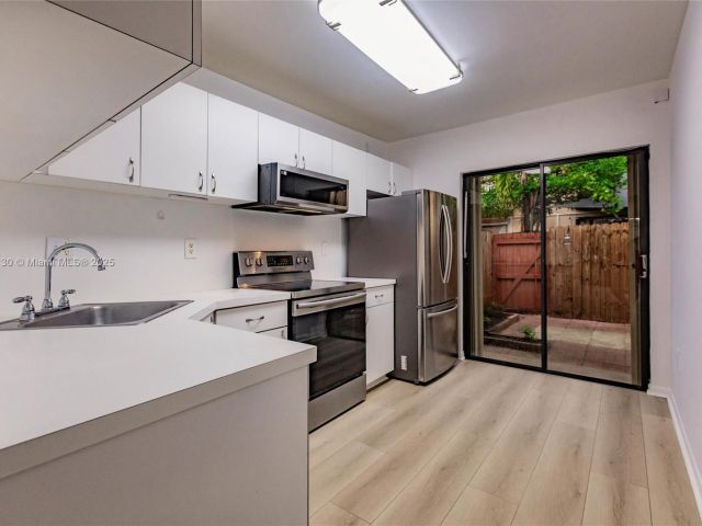 Продажа дома по адресу 7820 SW 102nd Ln - фото 7430120