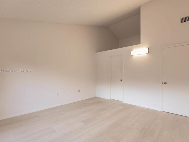 Продажа дома по адресу 7820 SW 102nd Ln - фото 7430140