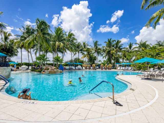 Продажа дома по адресу 7740 Blue Heron Way - фото 6538903