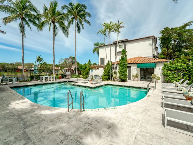 Дом в аренду по адресу 20889 Saint Andrews Boulevard - фото 6541801