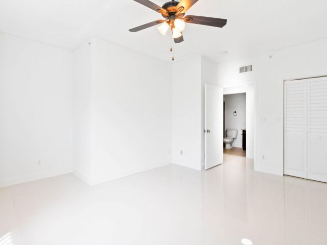 Дом в аренду по адресу 20889 Saint Andrews Boulevard - фото 6541804