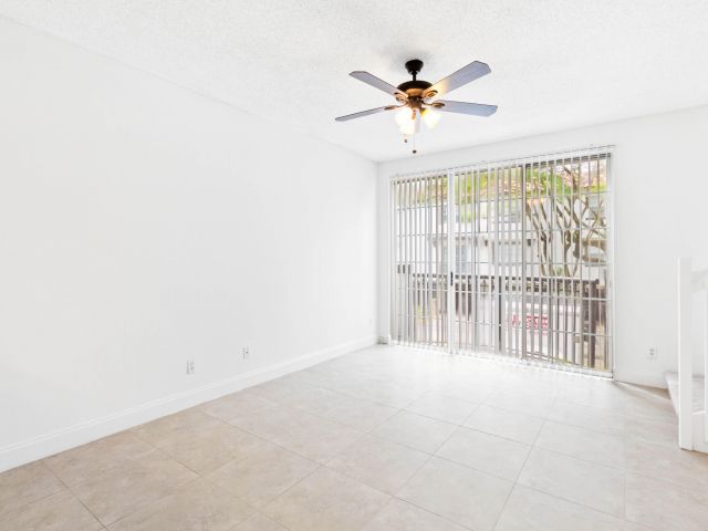 Дом в аренду по адресу 20889 Saint Andrews Boulevard - фото 6541810