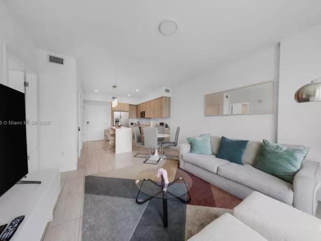 Продажа квартиры # - фото 6543587