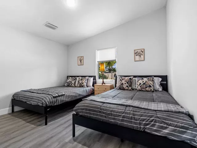 Продажа дома по адресу 408 SW 4th Street - фото 9020486