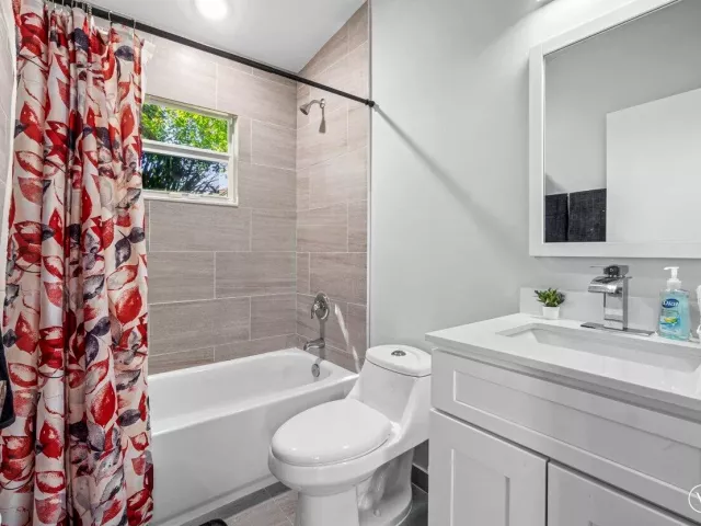 Продажа дома по адресу 408 SW 4th Street - фото 9020487