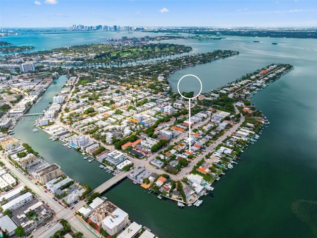 Продажа дома по адресу 642 86th St - фото 6553470