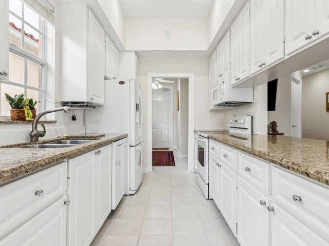 Продажа дома по адресу 2613 James River Road - фото 6543335