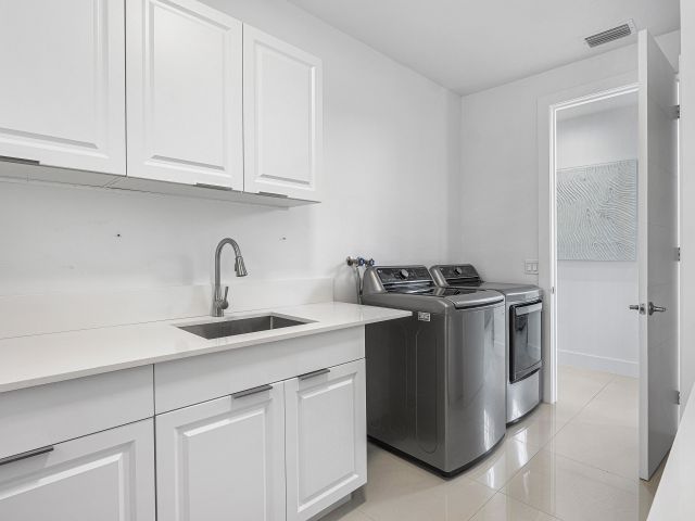 Продажа дома по адресу 2197 NW 59th Street - фото 6546178