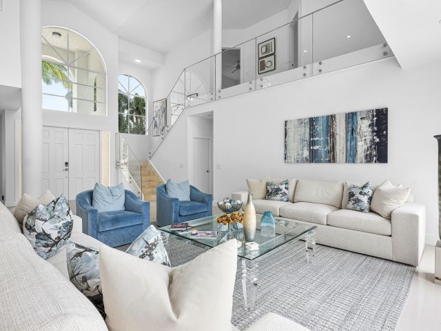 Продажа дома по адресу 2197 NW 59th Street - фото 6546189