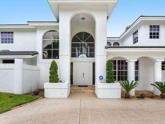 Продажа дома по адресу 2197 NW 59th Street - фото 6546193