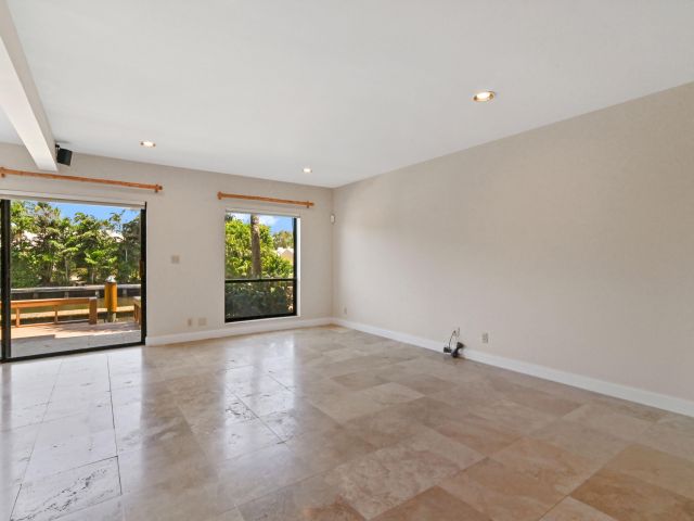 Дом в аренду по адресу 800 Andrews 3 Avenue 3 - фото 6545470