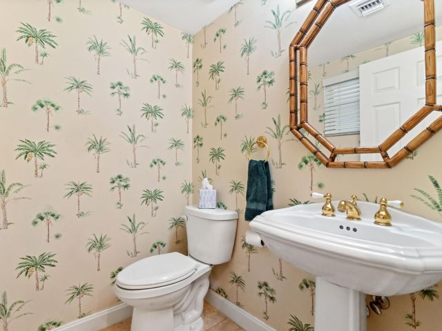 Дом в аренду по адресу 800 Andrews 3 Avenue 3 - фото 6545472