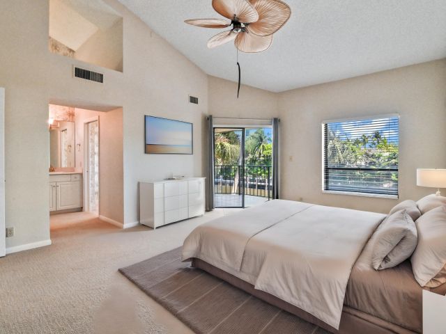 Дом в аренду по адресу 800 Andrews 3 Avenue 3 - фото 6545474