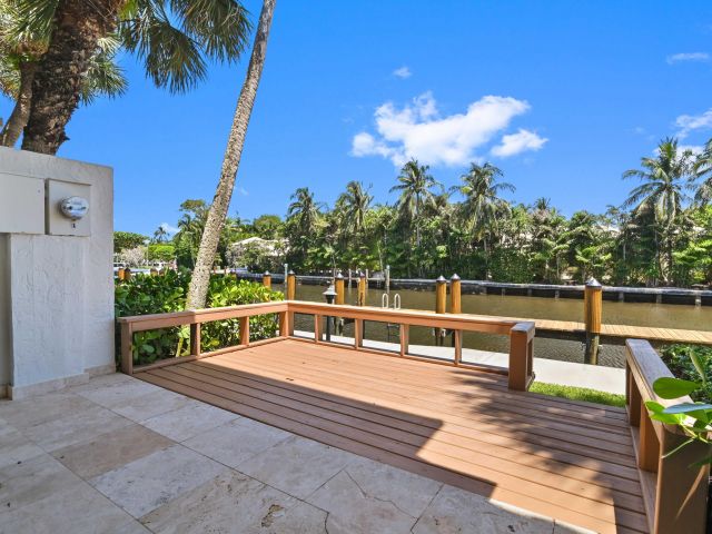 Дом в аренду по адресу 800 Andrews 3 Avenue 3 - фото 6545476