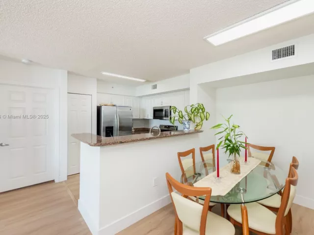 Продажа квартиры #609 - фото 6549340