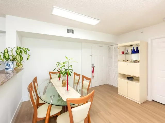 Продажа квартиры #609 - фото 6549331