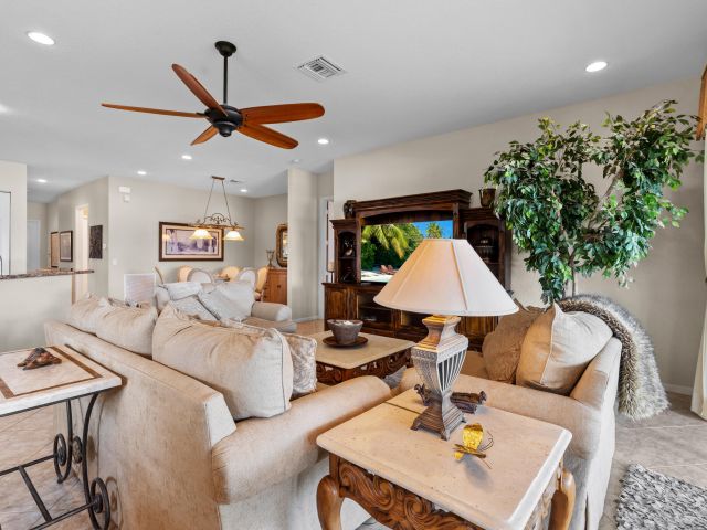 Продажа дома по адресу 9513 Isles Cay Drive - фото 6548228