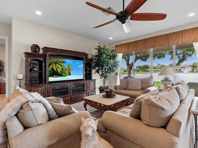 Продажа дома по адресу 9513 Isles Cay Drive - фото 6548229