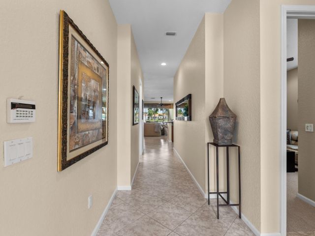 Продажа дома по адресу 9513 Isles Cay Drive - фото 6548230