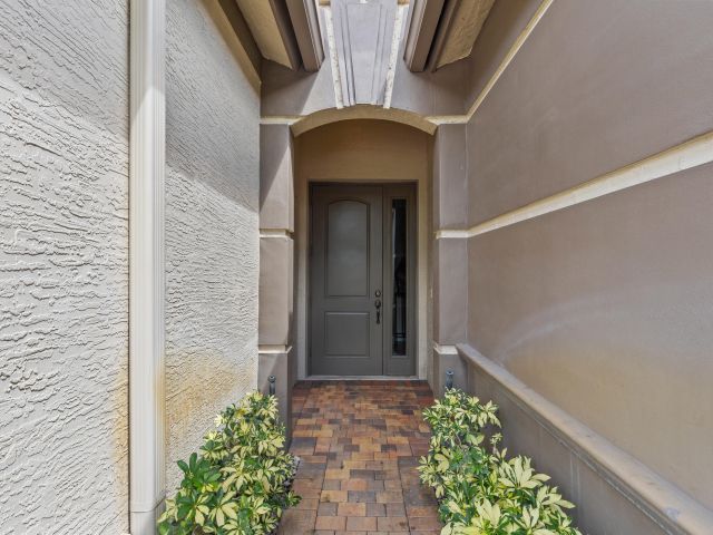 Продажа дома по адресу 9513 Isles Cay Drive - фото 6548232