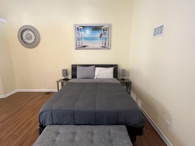 Дом в аренду по адресу 2417 Sundy Avenue - фото 6547780