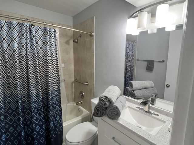 Дом в аренду по адресу 2417 Sundy Avenue - фото 6547790