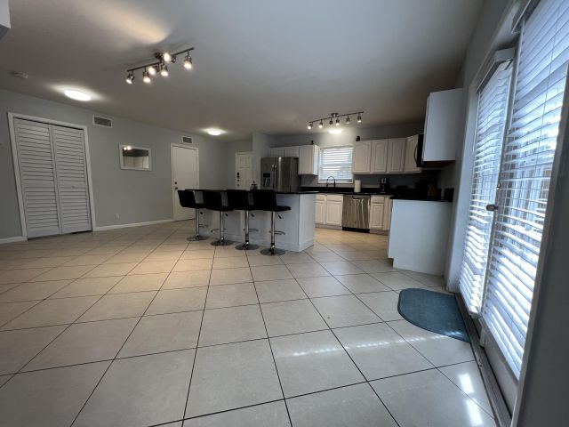 Дом в аренду по адресу 2417 Sundy Avenue - фото 6547795