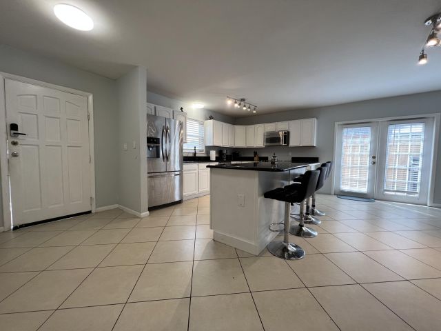 Дом в аренду по адресу 2417 Sundy Avenue - фото 6547796