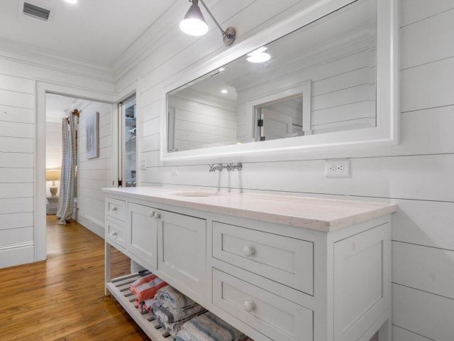 Дом в аренду по адресу 918 NE 5th Street - фото 6547113